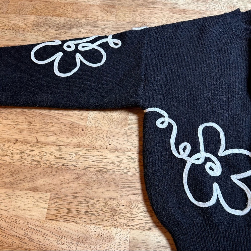 Debut Black Floral Detail Statement Knit Pullover Sweater Size Small - Picture 5 of 10